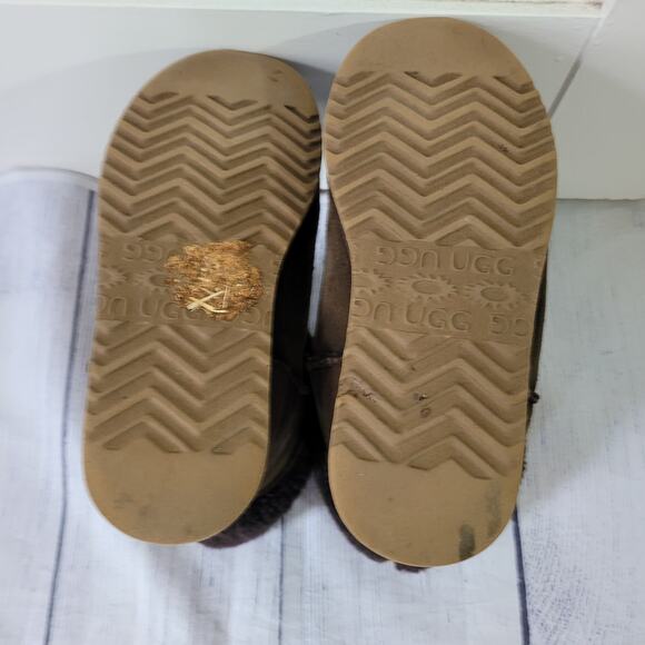 UGG Size W8 Classic Tall Chocolate Genuine Leather Sheepskin Lining Fur Boots - Picture 6 of 8